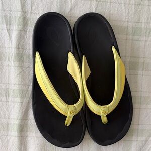 Olukai OhAna Yellow Strap Black Footbed Flip Flops